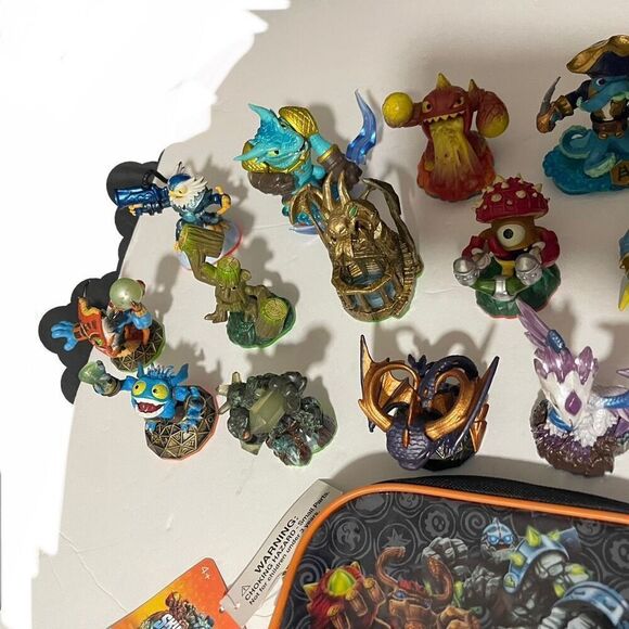Skylanders Mixed Lot 17 figures with NWT bag Lightcore Flashwing Torch Double Tr - Picture 5 of 5